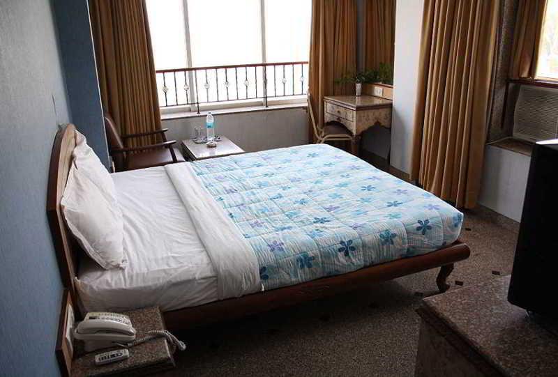 Hotel Imperial Executive, Andheri Mumbai Ngoại thất bức ảnh