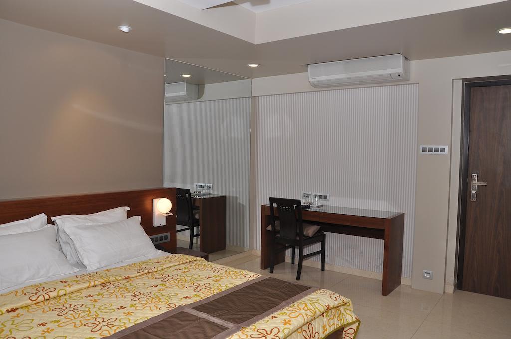 Hotel Imperial Executive, Andheri Mumbai Ngoại thất bức ảnh