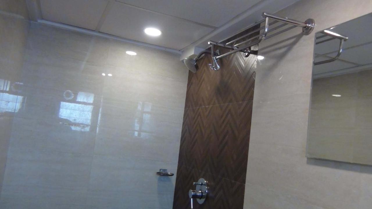 Hotel Imperial Executive, Andheri Mumbai Ngoại thất bức ảnh