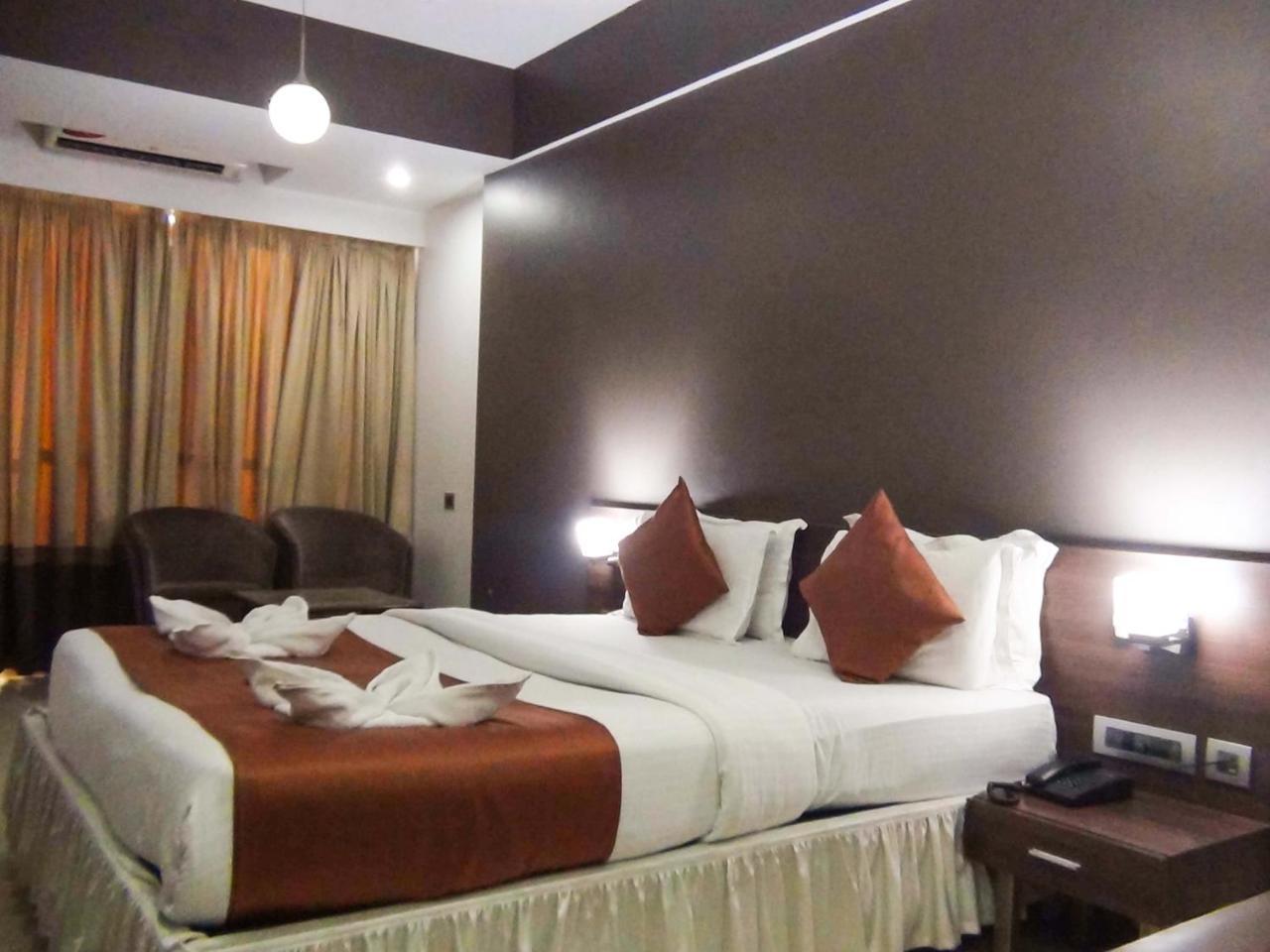 Hotel Imperial Executive, Andheri Mumbai Ngoại thất bức ảnh