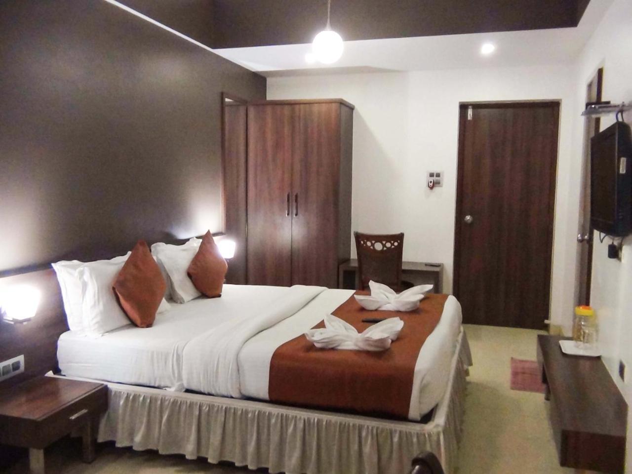 Hotel Imperial Executive, Andheri Mumbai Ngoại thất bức ảnh