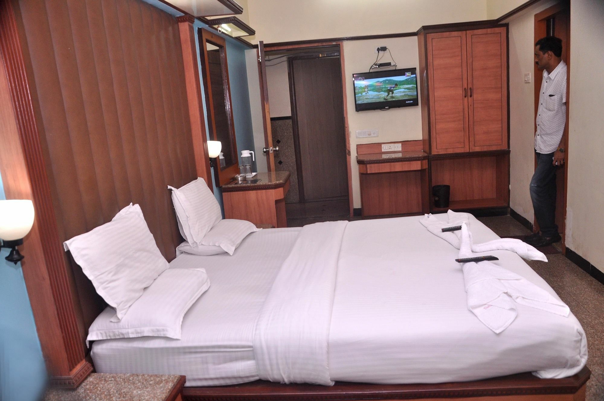 Hotel Imperial Executive, Andheri Mumbai Ngoại thất bức ảnh